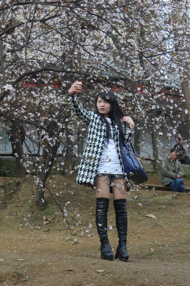 貴陽(yáng)河濱公園花艷人美
