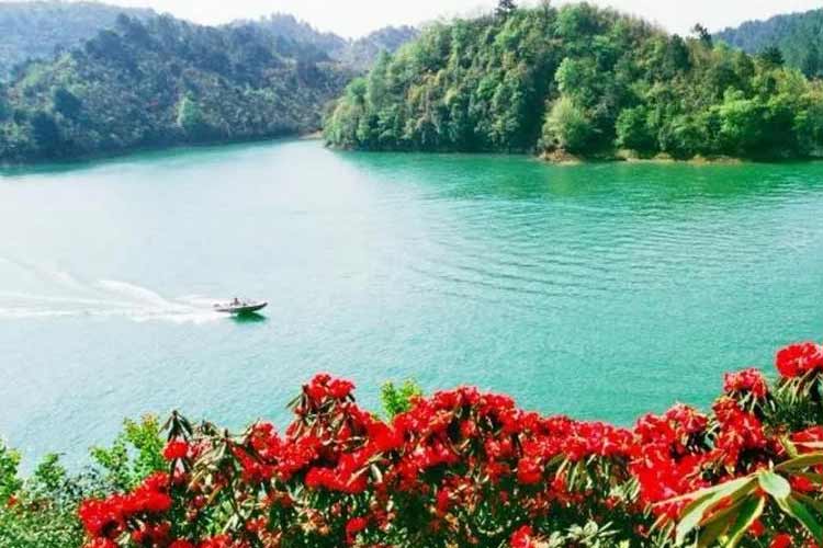 長(zhǎng)順杜鵑湖景區(qū)