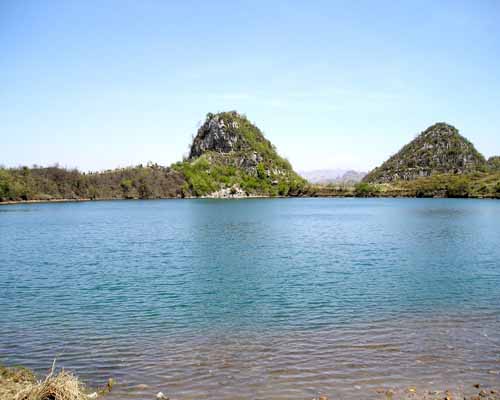 水城天生湖